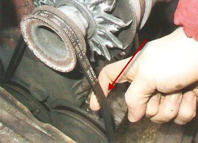 Cum să înlocuiască o curea alternator masina cu mâinile - un lucru ușor