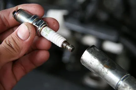 Cum să înlocuiți bujiile în mașina dvs. pas cu pas instrucțiunile detaliate