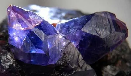 proprietăți magice piatră de safir, fotografii, interesate de horoscop