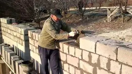 Blocuri de agregat ușor cu mâinile lor - de stabilire și de fabricație