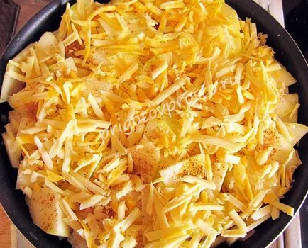 Cartofi copți în straturi într-un cuptor - pregăti simplu și delicios!