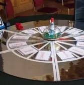 în stilul unui eveniment corporate, care în cazul în care o dată