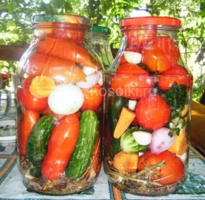 Conserve cu legume tomate