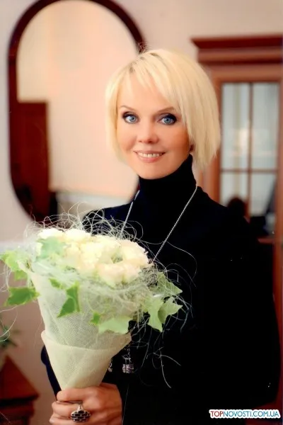 Tunsorile scurte, cum ar fi fotografiile cântăreață Valeria (scurt) Tunsorile scurte, cum ar fi cantareata Valeria fotografie