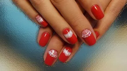 Lace pe unghiile ca să facă un desen cu propriile sale mâini la domiciliu