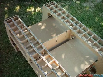 Mobilă din carton