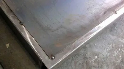 Usi de metal cu imagini video mâinile sale foto-raport