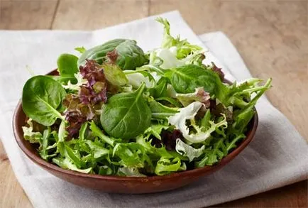 salata mixta va umple corpul cu vitamine
