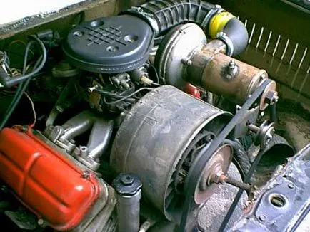 turbocompresor mecanic cu mâinile lor