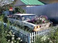 Bărbat strivit de moarte prin cădere de la etajul balcon 5 () Omul a căzut la moartea sa, după ce a căzut de la balconul de la etajul 5