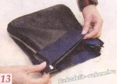 sac de bărbați cu mâinile