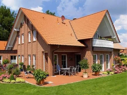 Cu care se confruntă clincher casa țiglă, construirea portal (placi ceramice de origine) Cu care se confruntă clincher casa țiglă, portal de construcție