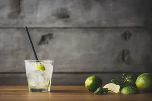 Refreshing cocktail cu ceea ce ei bea Mojito alcoolică - zi femeie s
