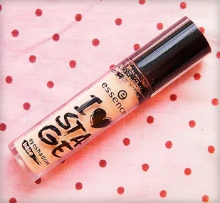 Bază eyeshadow cum ar fi aplicat, o prezentare generală a Avon, Viven Sabo, Essen și Meri Key (aplicat) Bază Eyeshadow cum ar fi aplicat, o prezentare generală a Avon, Viven Sabo, Essen și Meri cheie