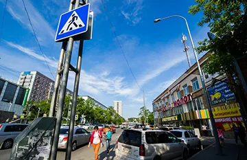 Parcare în fața trecerea de pietoni