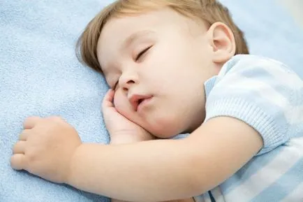 De ce un copil sforaie in timpul somnului cauzează copii sforăit (motiv) De ce un copil sforaie in timpul somnului cauze ale sforăitului copilului