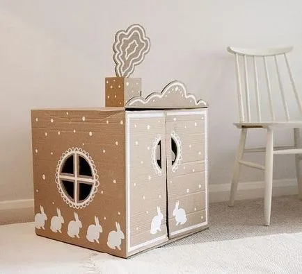 Articole din cutii de carton cu propriile lor mâini