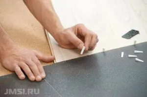 podea Porozhki cum ar fi punerea praguri interioare pentru plăci și lominata (praguri) podea Porozhki cum ar fi punerea praguri interioare pentru gresie si lominata