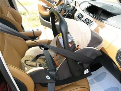 Reglementări pentru transportul copiilor în mașină începând cu 2017 - dacă scaunul este obligatoriu (de regulă transportă copii) Reglementări pentru transportul copiilor în mașină începând cu 2017 - dacă scaunul necesar