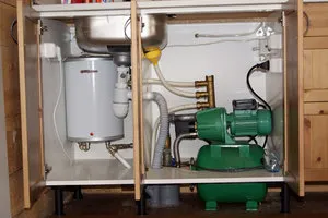 O schema electrica simpla a statiei de pompare pentru instalarea dispozitivului privat acasă și instalarea acestuia