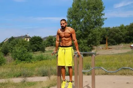 Programul de instruire pe bara si paralele bare orizontale push-up-uri, pull-up-uri