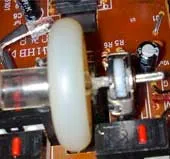 Repararea rupte sau slab rulează mouse de calculator roți