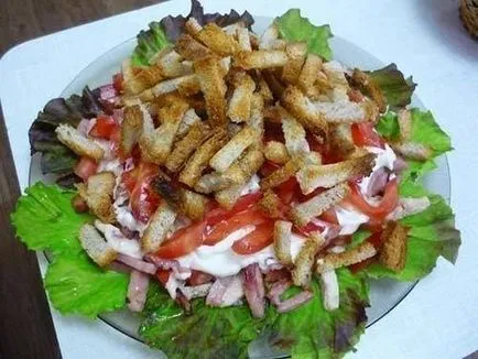 Salata cu pui si crutoane marca rețete afumate (salata) Salata cu pui si crutoane marca rețete afumate