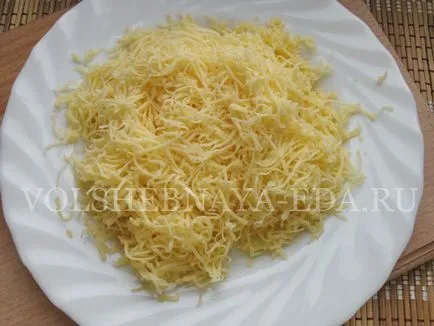 Salata Layered cu reteta de pui si prune uscate cu fotografie, zână (salata) Salata Layered cu reteta de pui si prune uscate cu fotografie, magie
