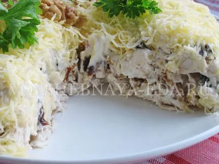Salata Layered cu reteta de pui si prune uscate cu fotografie, magie (puf) Salata Layered cu reteta de pui si prune uscate cu fotografie, magie