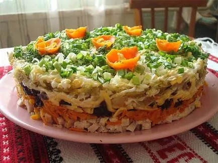 Salata stratificata cu prune gustoase și frumos (salată) Salata Layered cu prune gustoase și frumos