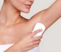 Roll-on deodorant, o rolă de sex feminin mai bine