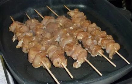 Frigarui de pui - cele mai delicioase carne marinate pentru a obține frigărui moi și suculente de pui (ușoară) Frigarui de pui - cele mai delicioase carne marinate pentru a obține frigărui moi și suculente de pui