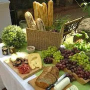 Vis a rezerva un tabel - în cazul în care visul de o masă plină de alimente (complet) Vis rezervați o masă - în cazul în care visul de o masă plină de alimente