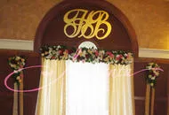 Floristica de nuntă - Înregistrare, masa de toaleta cu flori și o sală (tabel) Floristica de nuntă - Înregistrare, masă de toaletă și culori în cameră