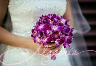 Floristica de nuntă - Înregistrare, masa de toaleta cu flori și o sală (floristica) Floristica de nuntă - Înregistrare, masă de toaletă și culori în cameră