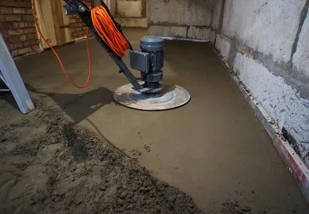 Șapă în apartament ca ceea ce trebuie să facă cu mâinile (video) (apartament) Șapă în apartament ca ceea ce trebuie să facă cu mâinile (video)