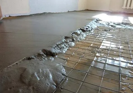 Șapă în apartament ca ceea ce trebuie să facă cu mâinile (video) (TIE) Șapă în apartament ca ceea ce trebuie să facă cu mâinile (video)