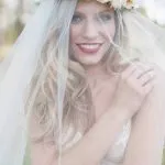 coafura nunta cu flori proaspete - exemple foto și video