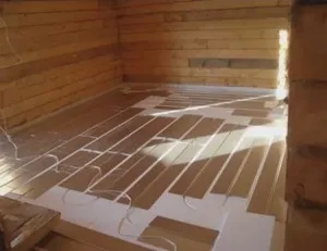 Tehnologia de stabilire a costurilor calde de podea de apă și de instalare
