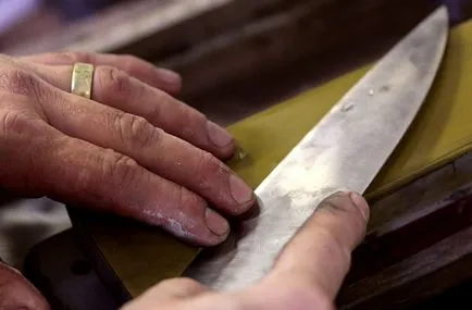 Aflați cum să ascuți cutite de bucatarie pe propriile lor - sfaturi practice (ascuțire) Aflați cum să ascuți cutite de bucatarie pe propriile lor - sfaturi practice
