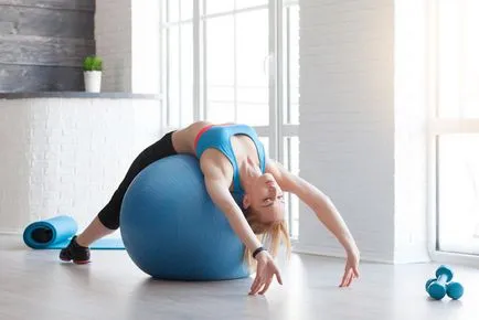 Exercițiile, care vor ajuta pentru a atinge cuburi pe burta ei