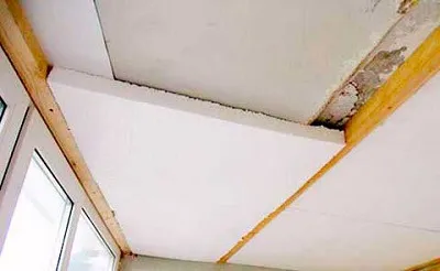Încălzirea de balcon și balcoanele cu spuma lor mâini (spumă) Încălzirea de balcon și balcoanele cu spuma lor mâini