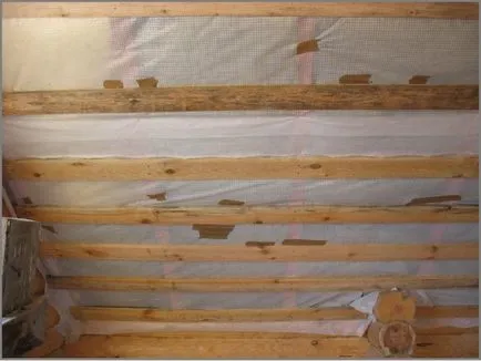 Izolarea termică a plafonului într-un circuit de casa din lemn, și cum să o mai bună izolare spuma (izolare) Izolarea termică a plafonului într-un circuit de casa din lemn, și cum să o mai bună izolare spuma