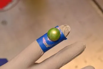 sabie barbară propriile lor mâini