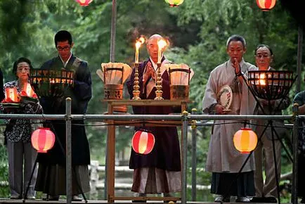 Festivalul japonez Obon - comemorare în japoneză! (De vacanță) Festivalul japonez Obon - comemorare în japoneză!