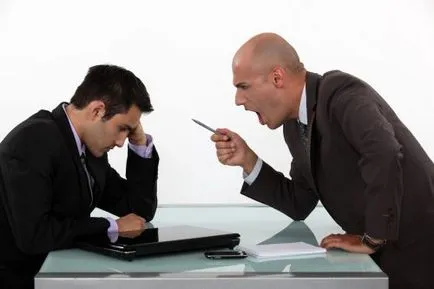 Conspirație de a iubi seful pentru o promovare (conspirație) Conspirație de a iubi seful pentru o promovare