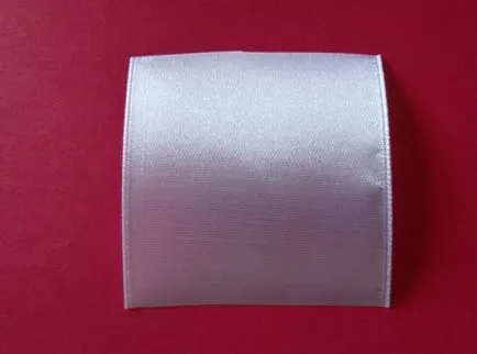 Clip kanzashi propria clasă mâinile de master pentru a crea o floare cu două straturi