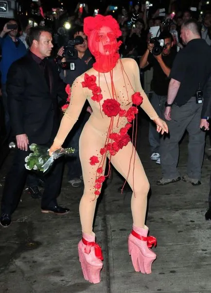 19 formează flamboaiant Lady Gaga, dovedind că ea era de pe altă planetă, umkra (Lady) 19 forma flamboaiant Lady Gaga, dovedind că ea a fost de pe alta planeta, umkra