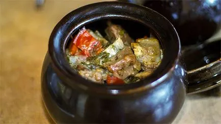 8 Cele mai bune rețete de cartofi cu carne la cuptor