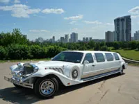 Chirie o limuzină Excalibur Phantom